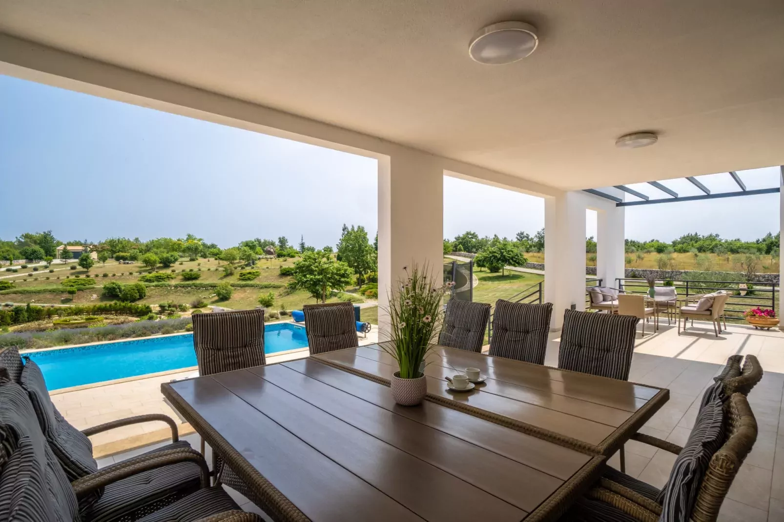 Villa Arkaim with Private Pool-Terras