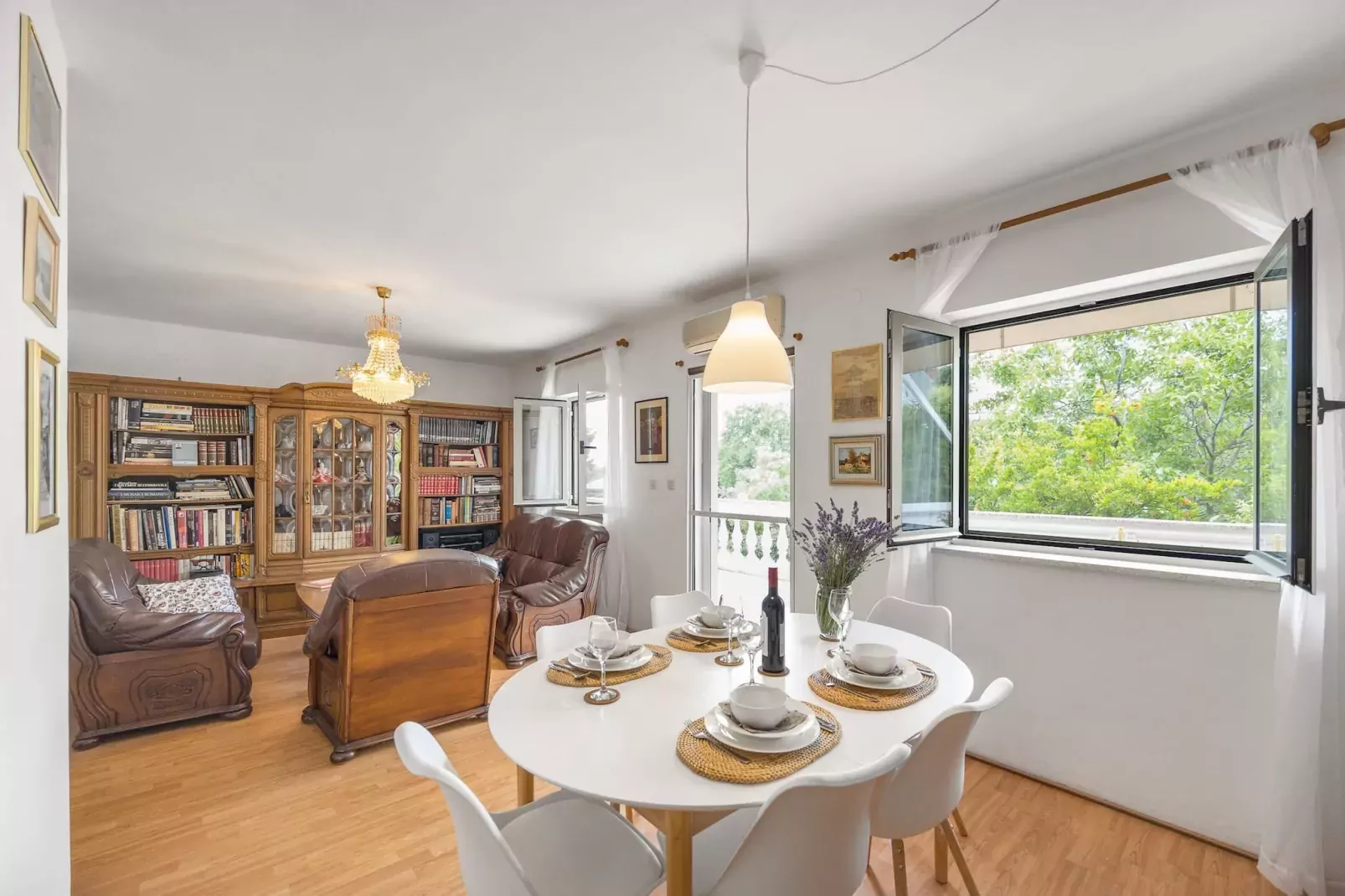 Apartment Jano with Balcony - Shabby Chic-Woonkamer