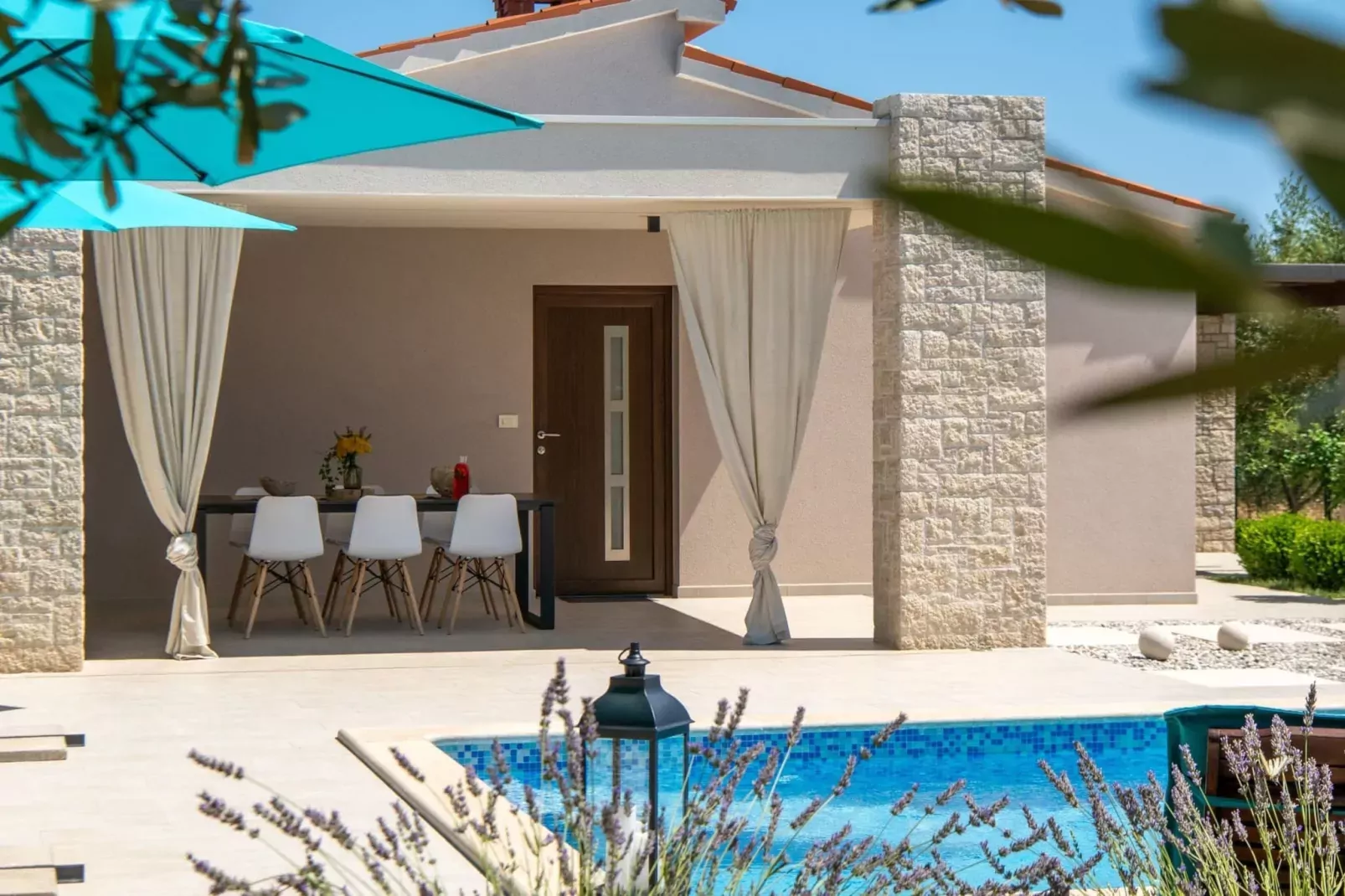 Villa Silentio with Jacuzzi and Pool (4+2)-Buitenlucht