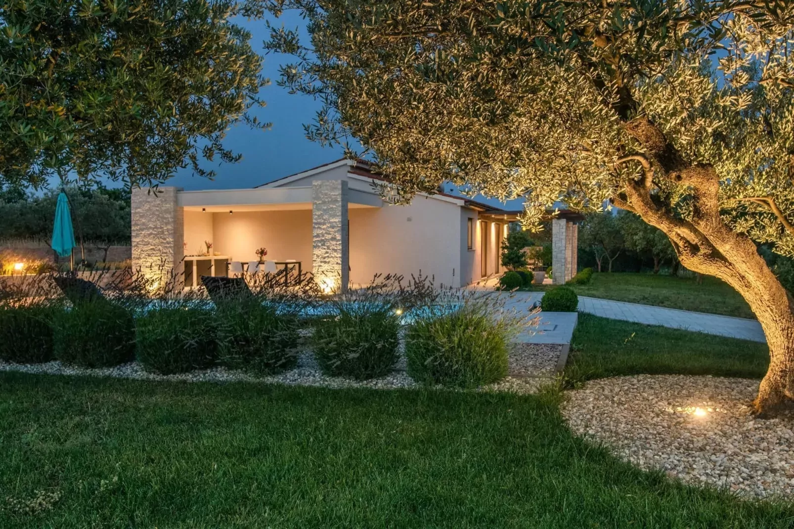 Villa Silentio with Jacuzzi and Pool (4+2)-Buitenlucht