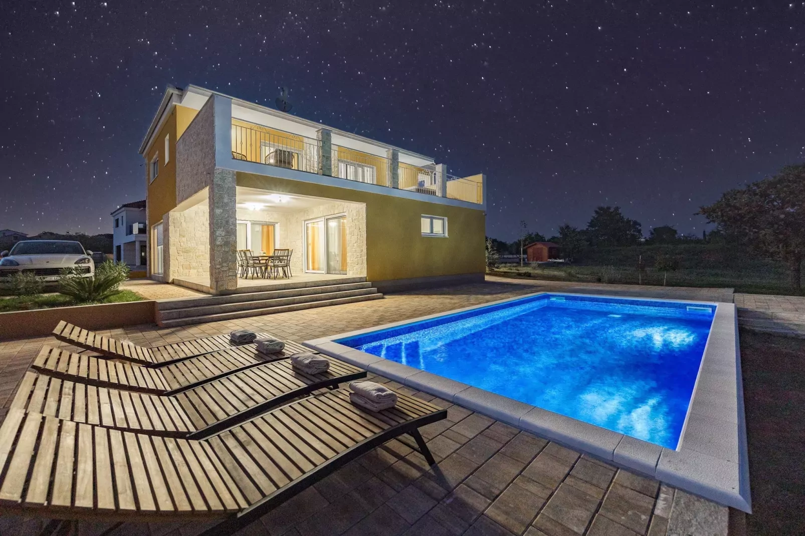 Enchanting Villa Magdalena East with Pool and Jacu-Buitenlucht