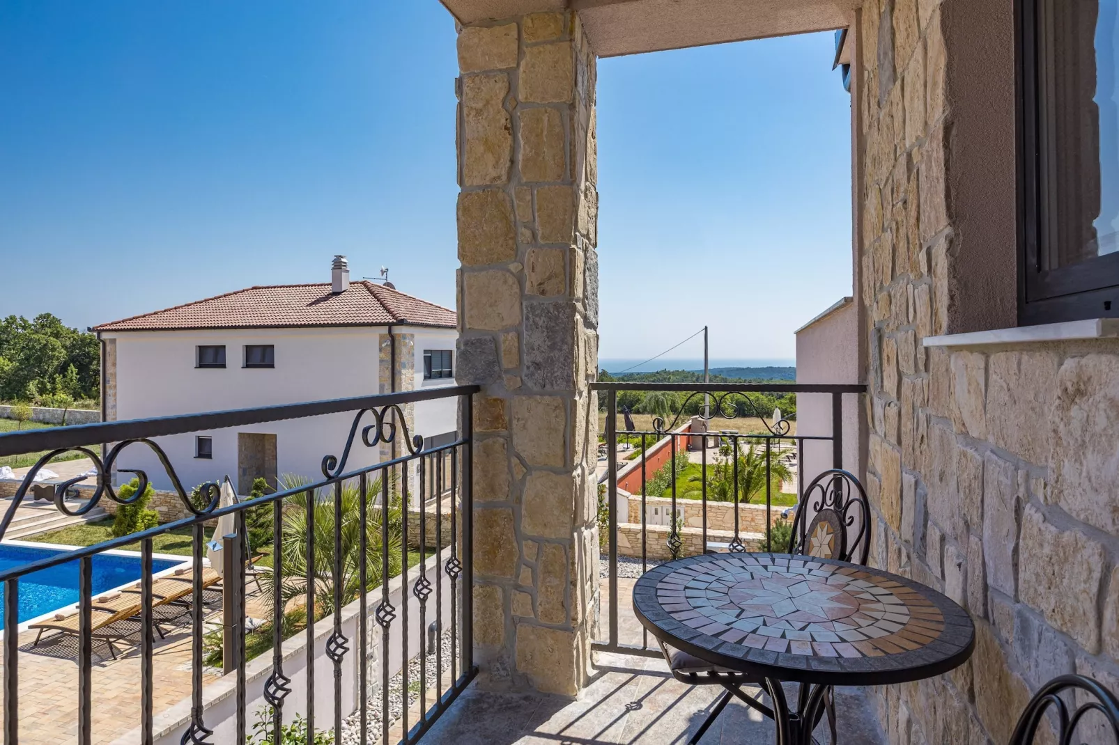 Enchanting Villa Magnolia West with Pool and Jacuz