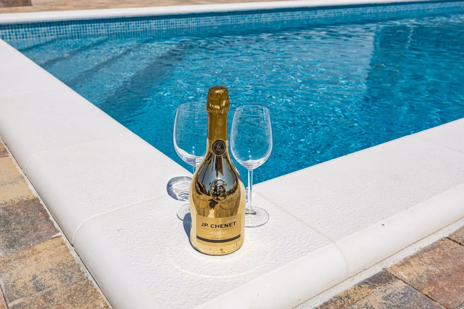 Enchanting Villa Magnolia West with Pool and Jacuz-Sfeer