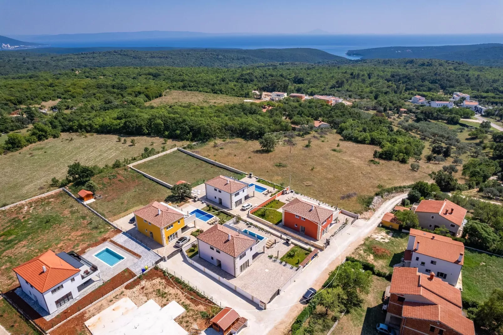 Enchanting Villa Magnolia West with Pool and Jacuz-Buitenlucht