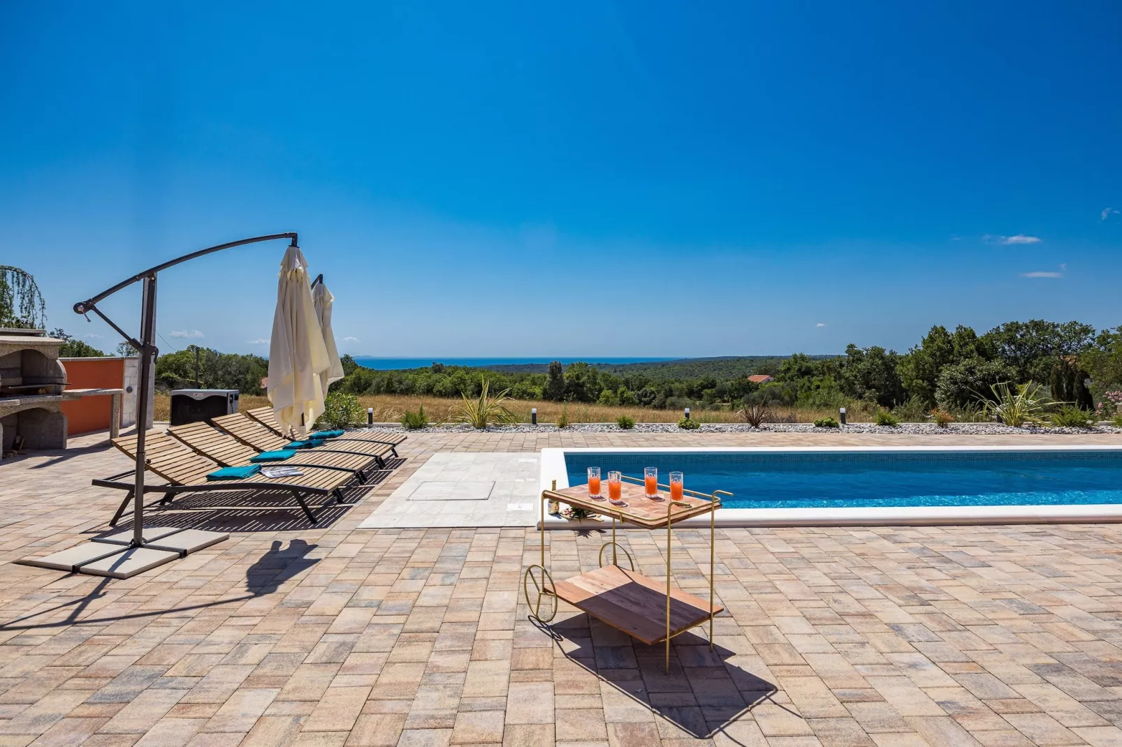 Enchanting Villa Rossa South with Pool and Jacuzzi