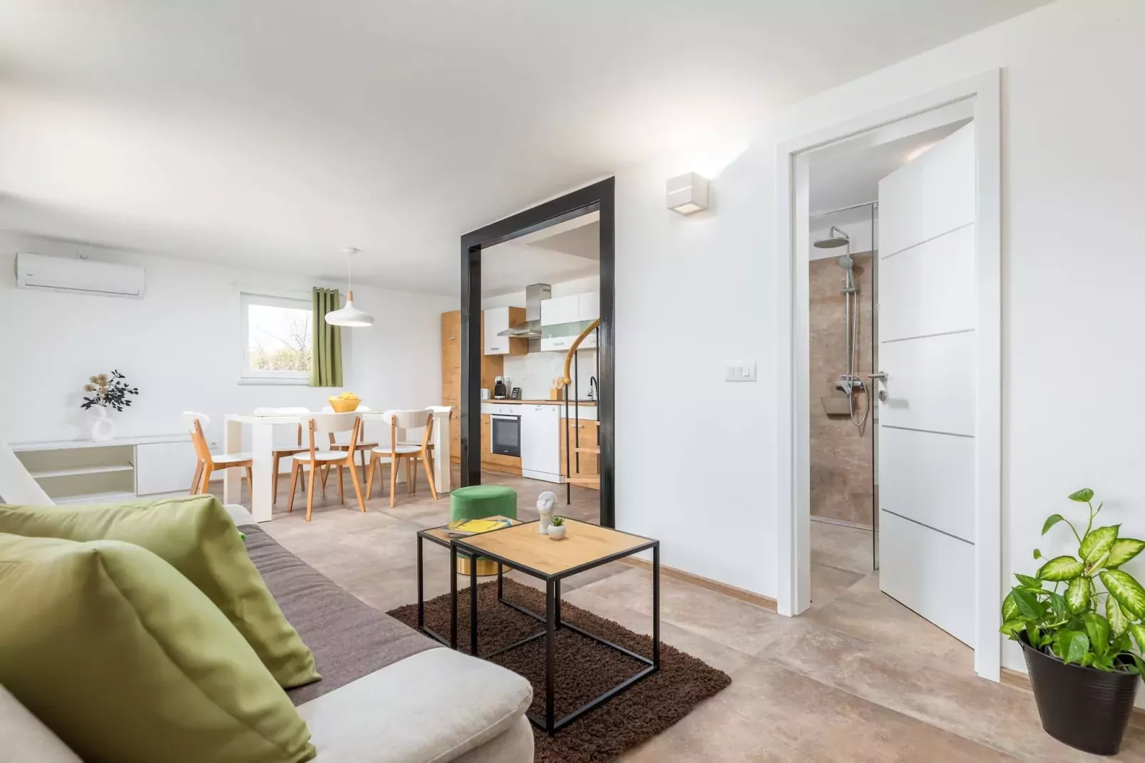 Holiday Home Dori with Big Garden-Woonkamer