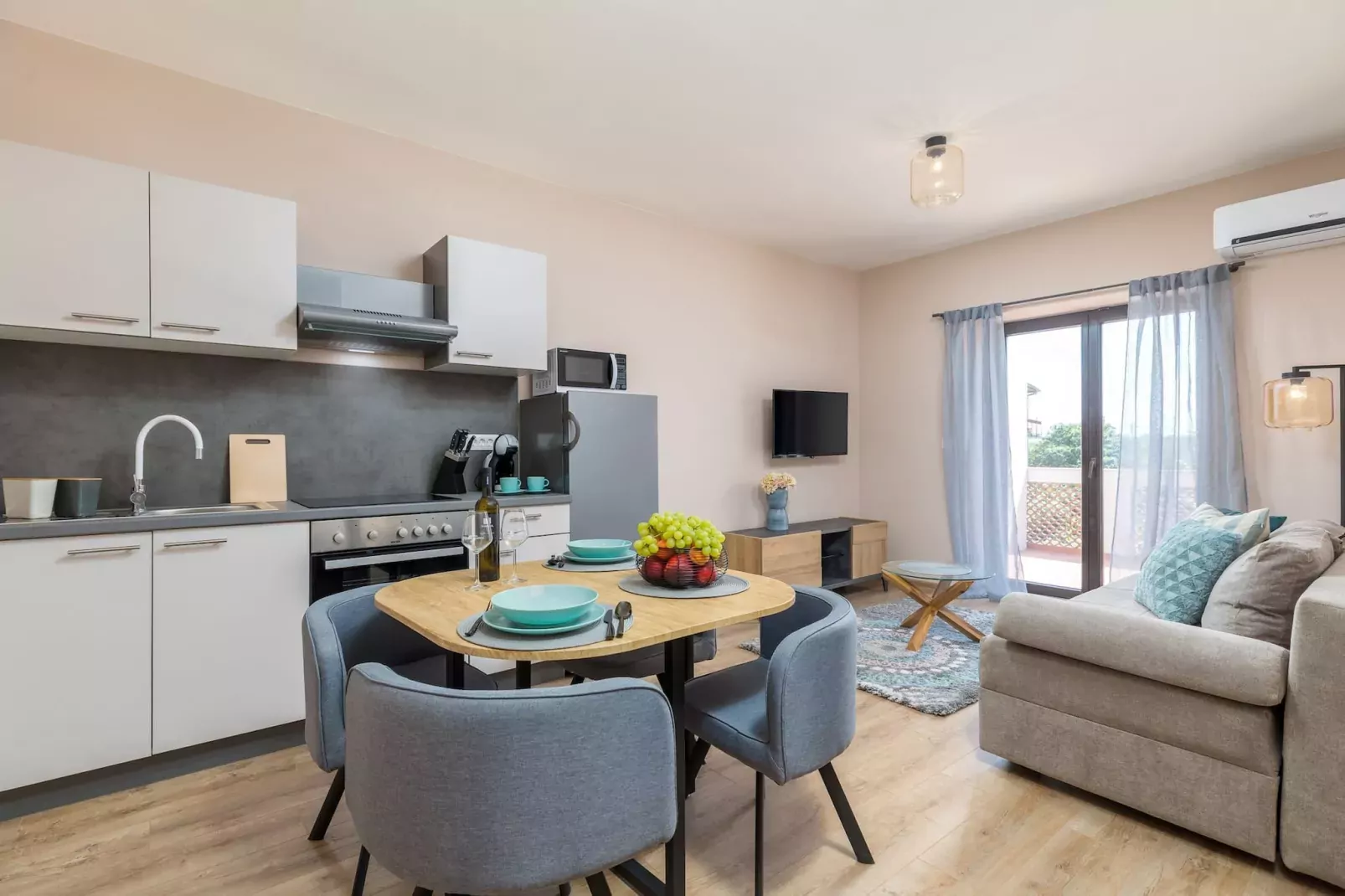 Marceta Apartment 1 - Pool and Big Garden-Keuken