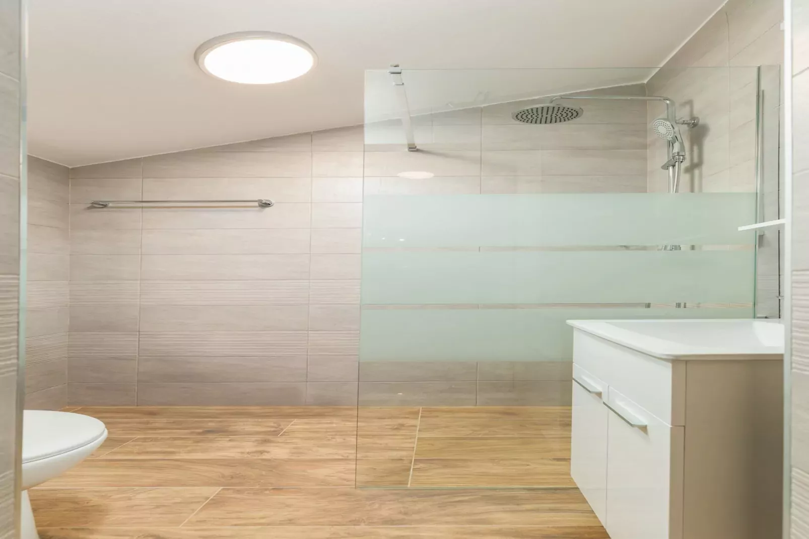 Marceta Apartment 3 - Pool and Big Garden-Badkamer