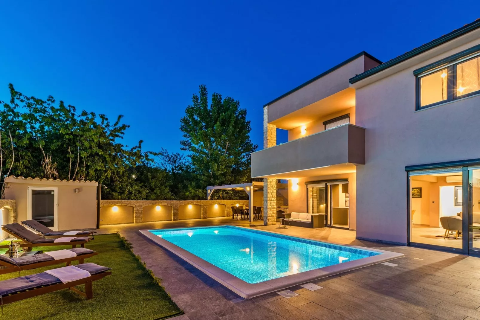 Beautiful Villa Nika with Pool