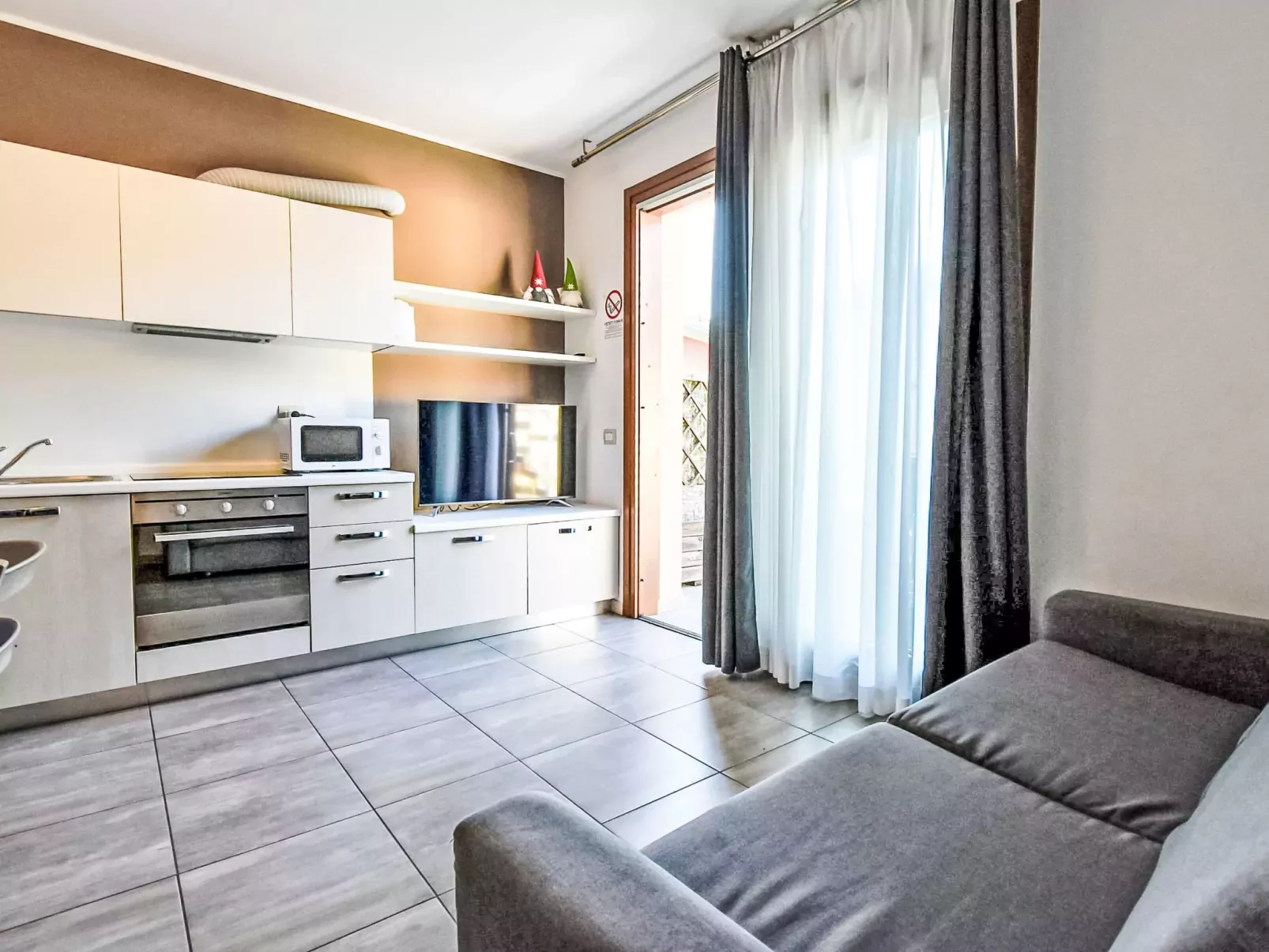 Endine Pool Apartment-Binnen