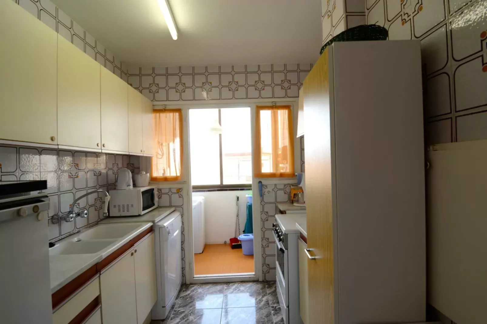 MAR BLAU A 3.2 L'ESCALA-Keuken