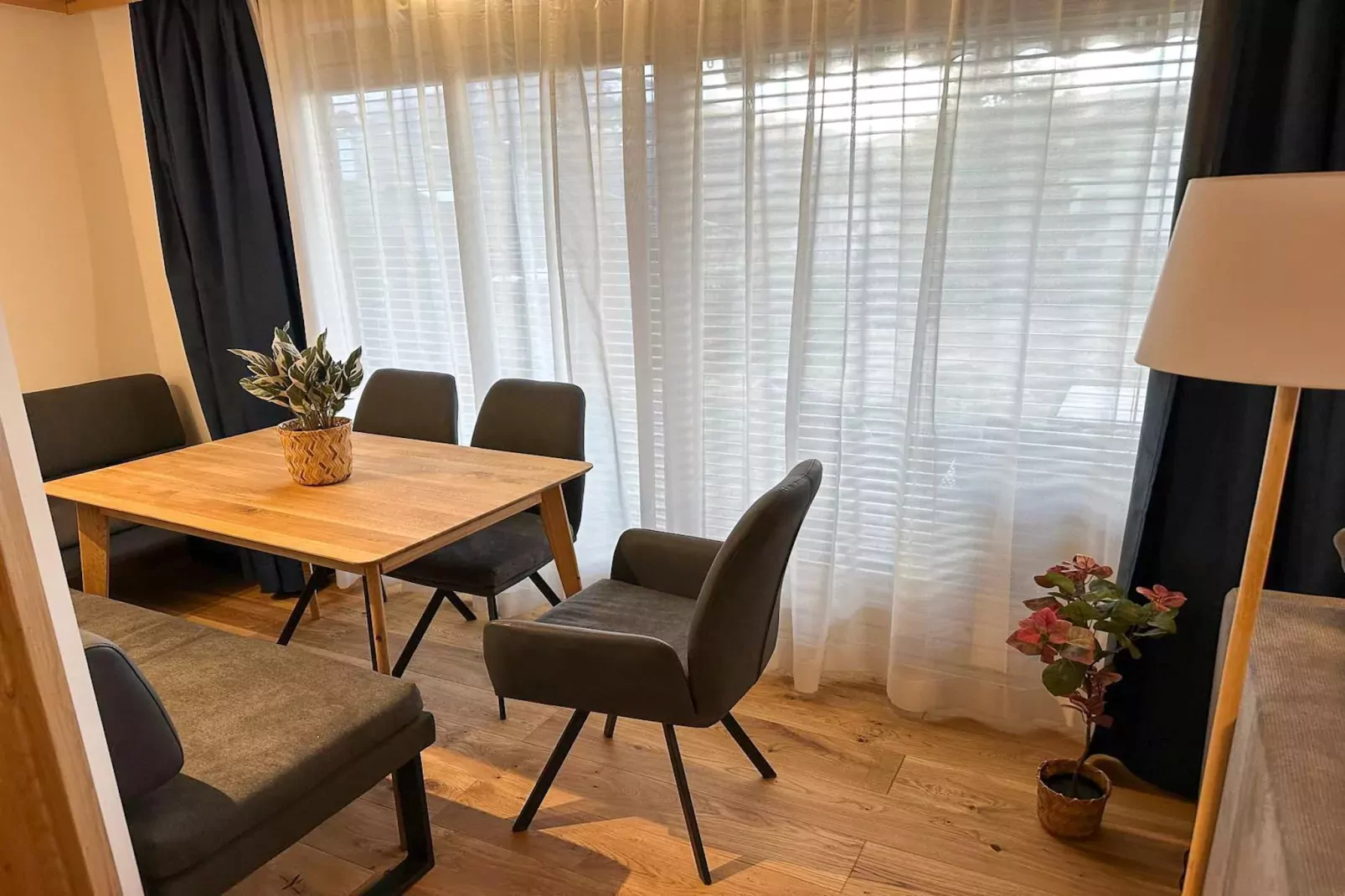 Apartment 2 - ILAN  6 P-Eetkamer