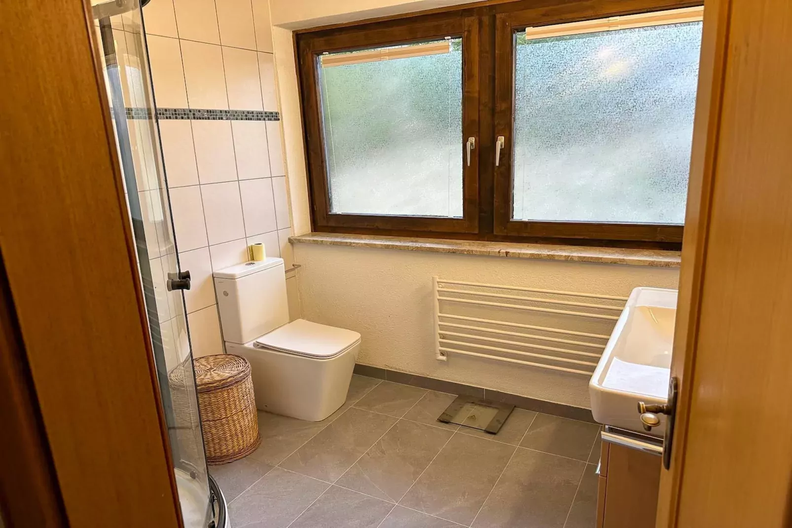 Doppelzimmer 4 - NAOMI in Saalfelden-Pinzgau-Badkamer