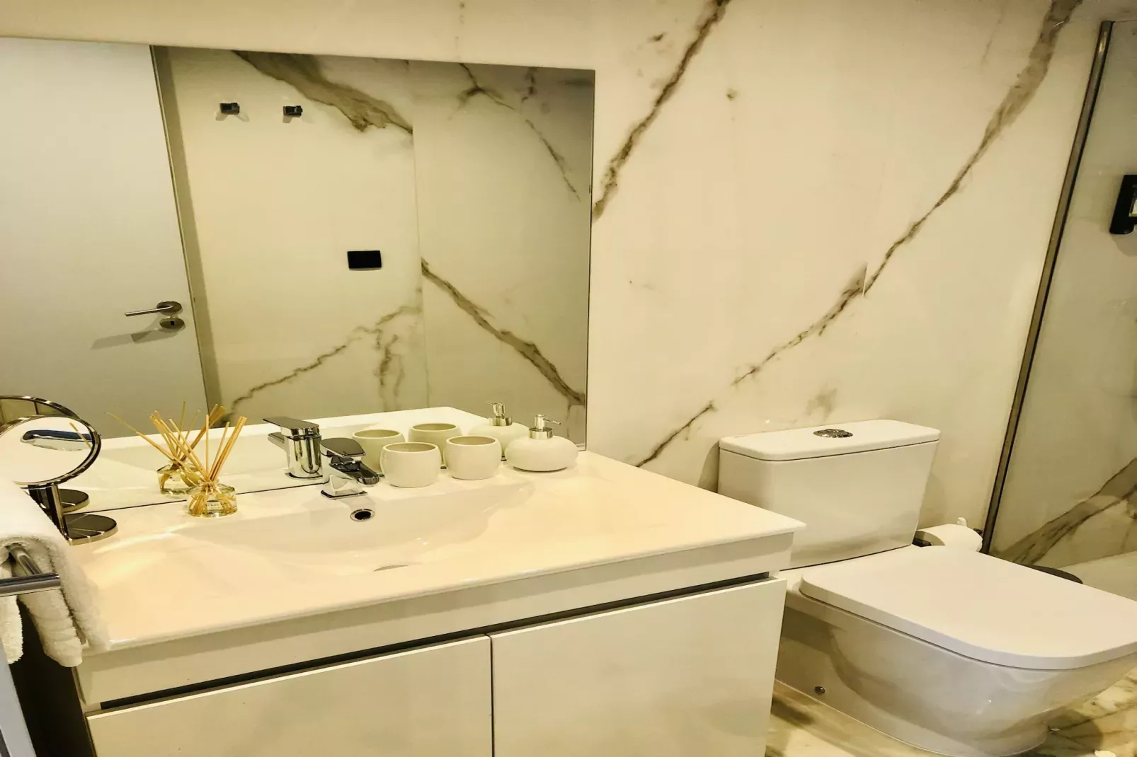 YOUROPO - Downtown 3B-Badkamer