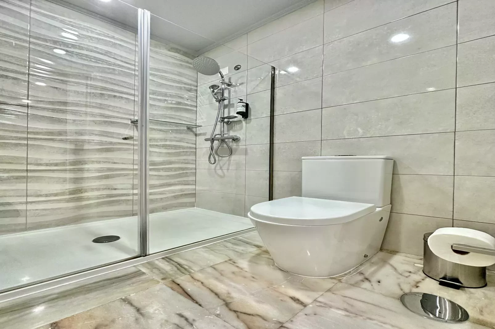 YOUROPO - Downtown 4A-Badkamer