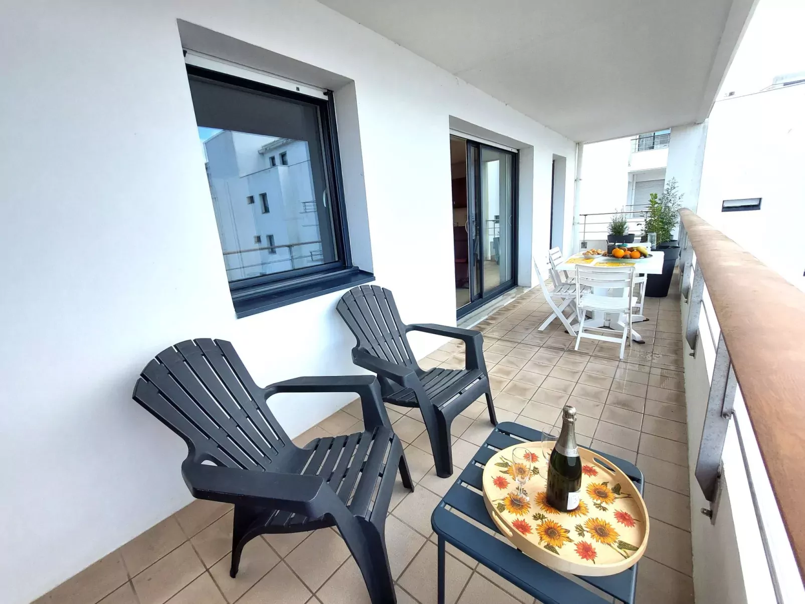T2 avec balcon,calme et près du port-Buiten