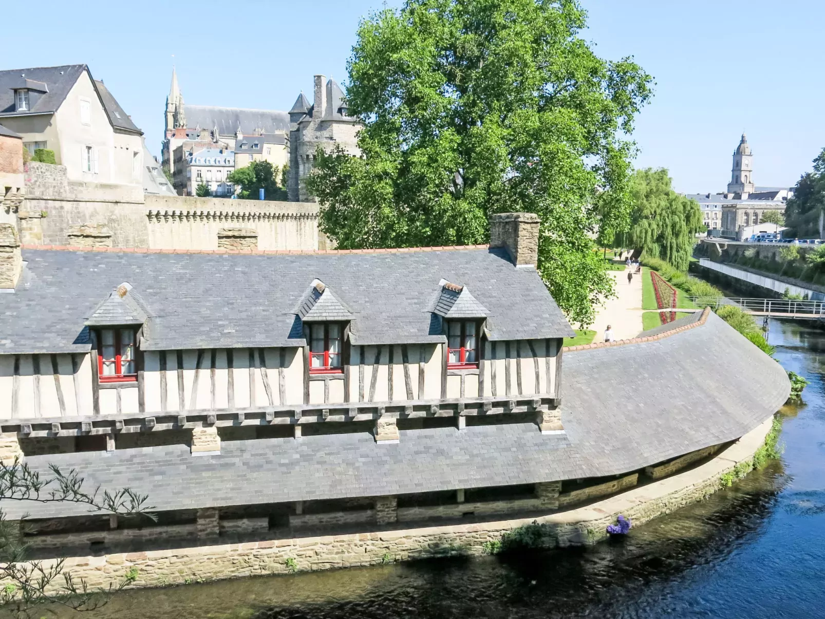 T2 avec balcon,calme et près du port-Buiten