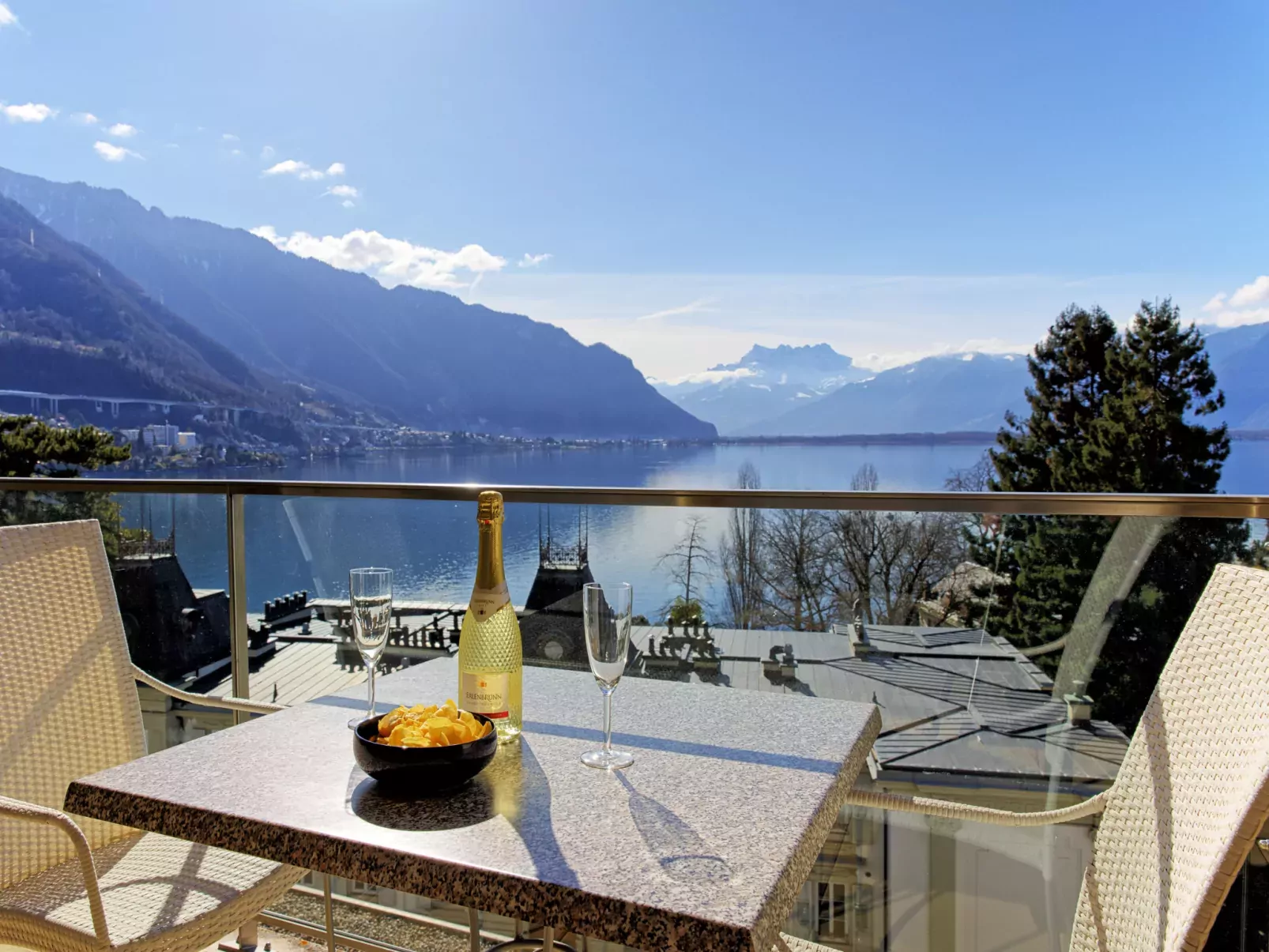 Le National Montreux-Buiten
