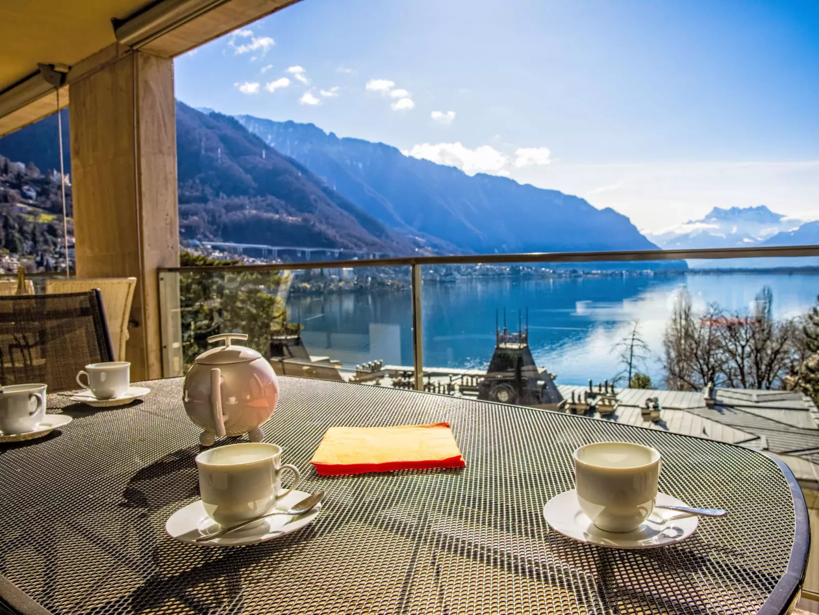 Le National Montreux-Buiten