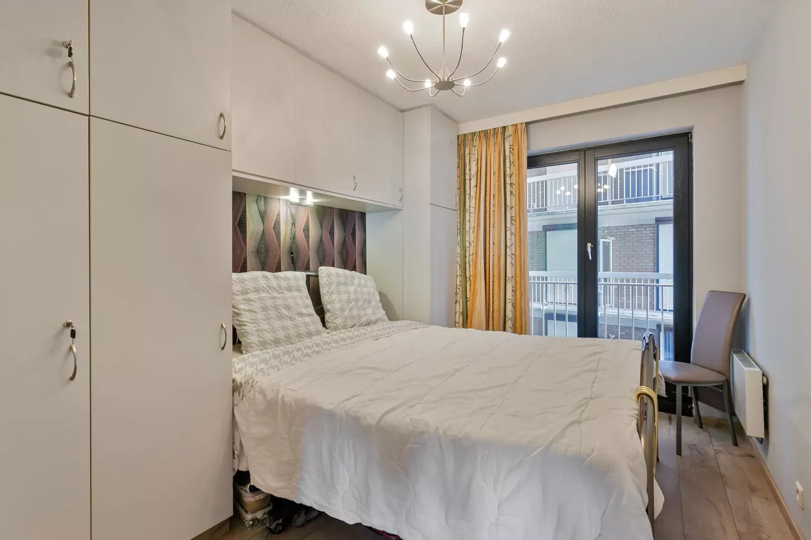 Appartement met 4 kamers en terras-Image-tags.