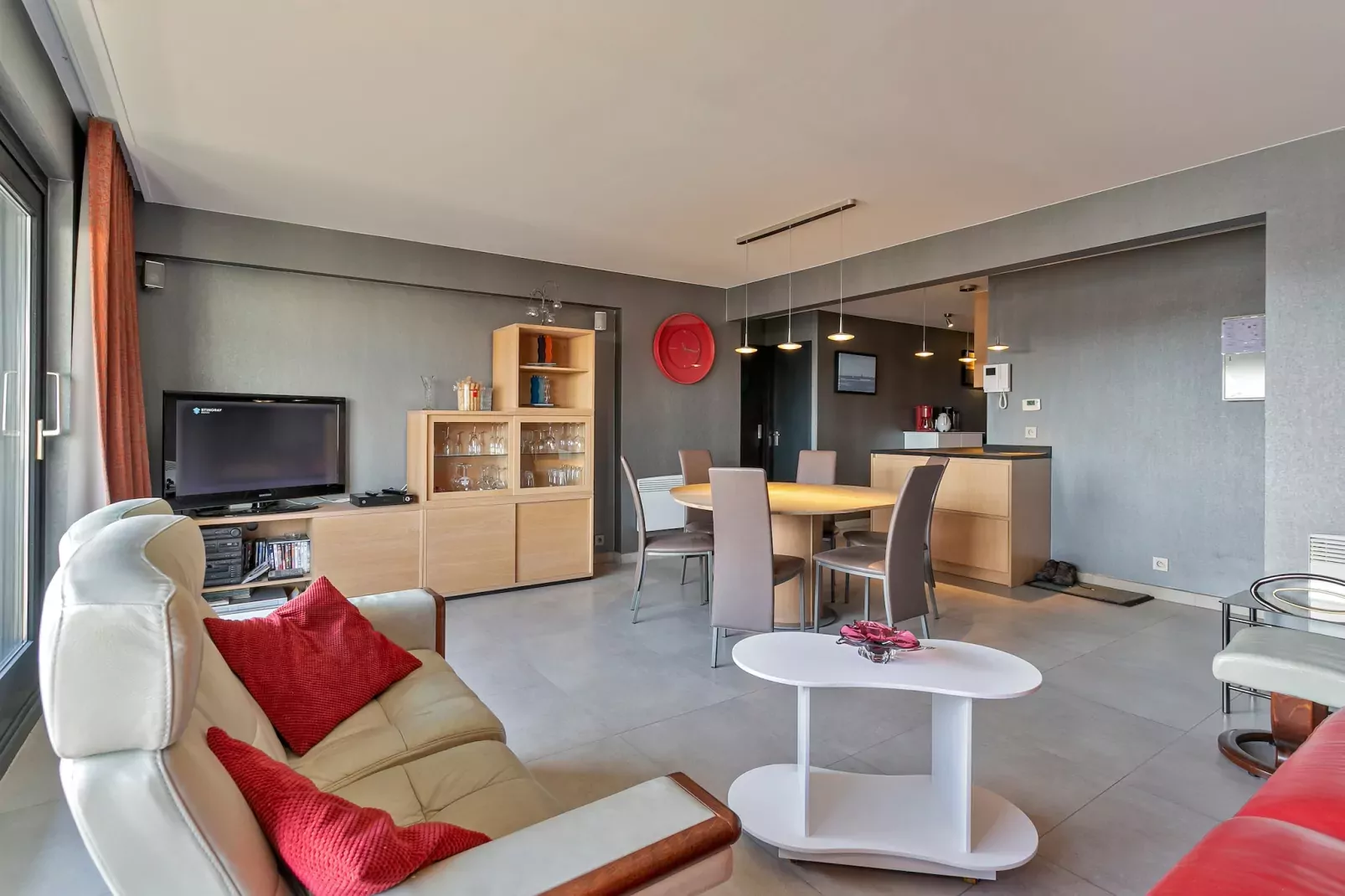 Appartement met 4 kamers en terras-Woonkamer
