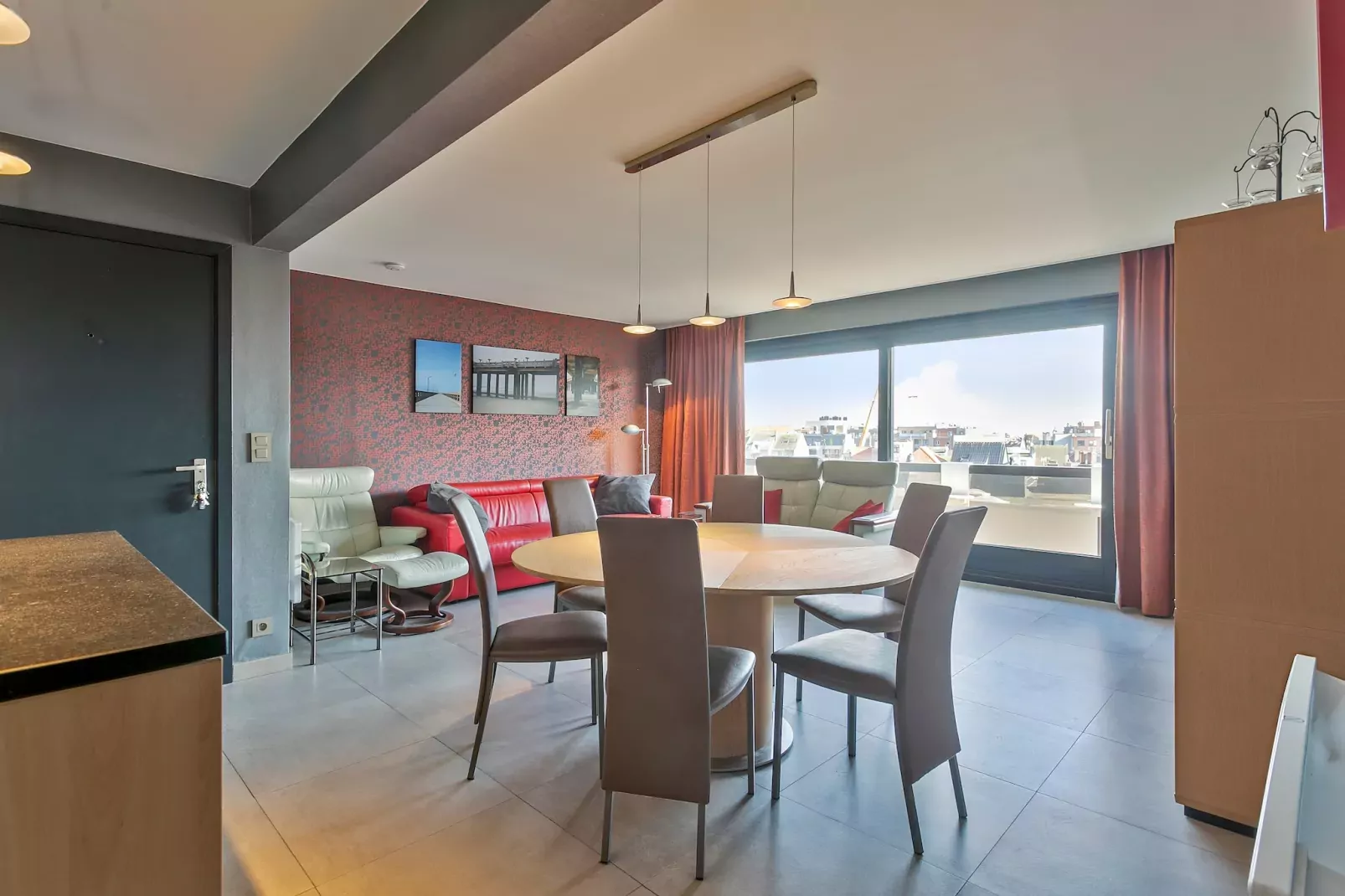 Appartement met 4 kamers en terras-Eetkamer