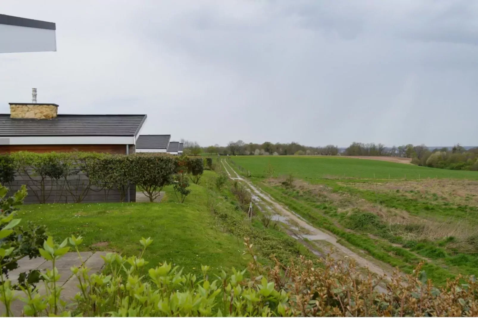 Ravenbosch - Fireplace, Garden Shed & Sauna-Uitzicht zomer