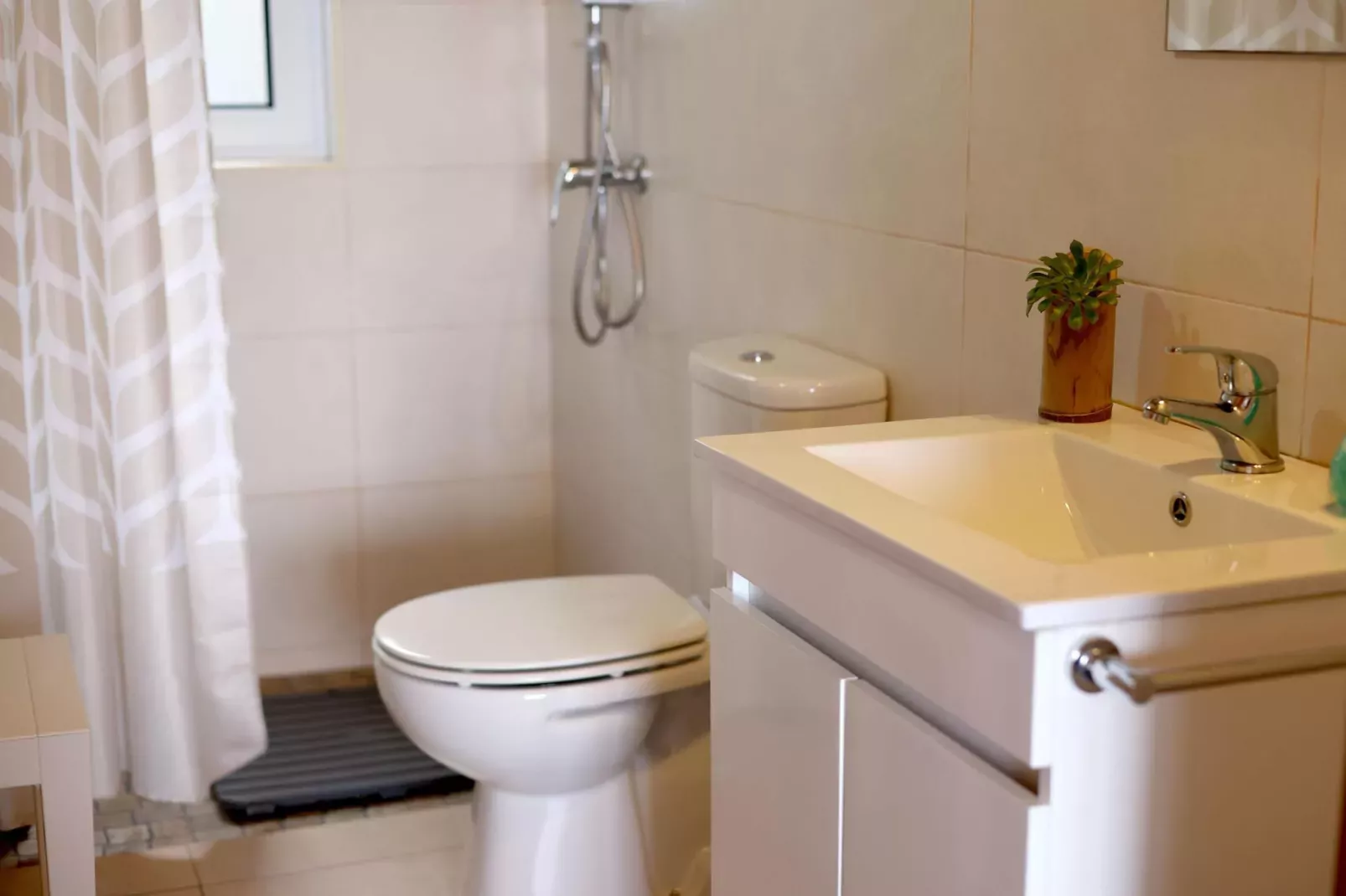 Small semi-detached holiday home in Santo Amaro-Badkamer