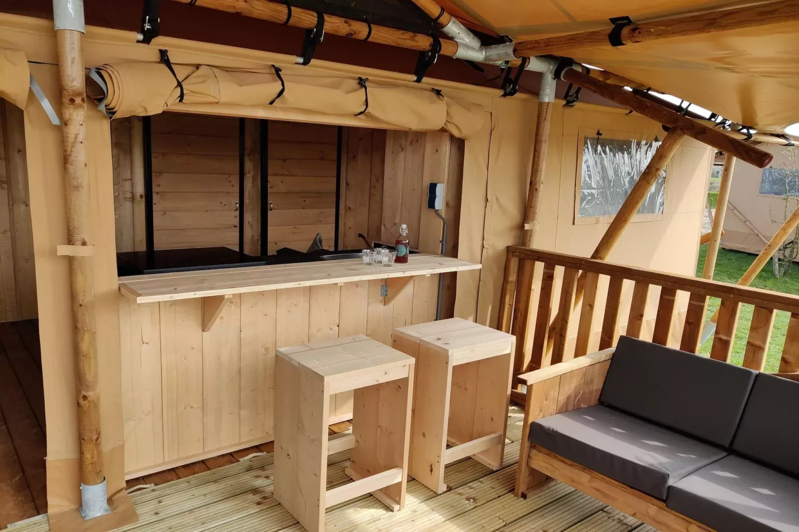 Vakantiepark Eigen Wijze 10-Buitenkant zomer