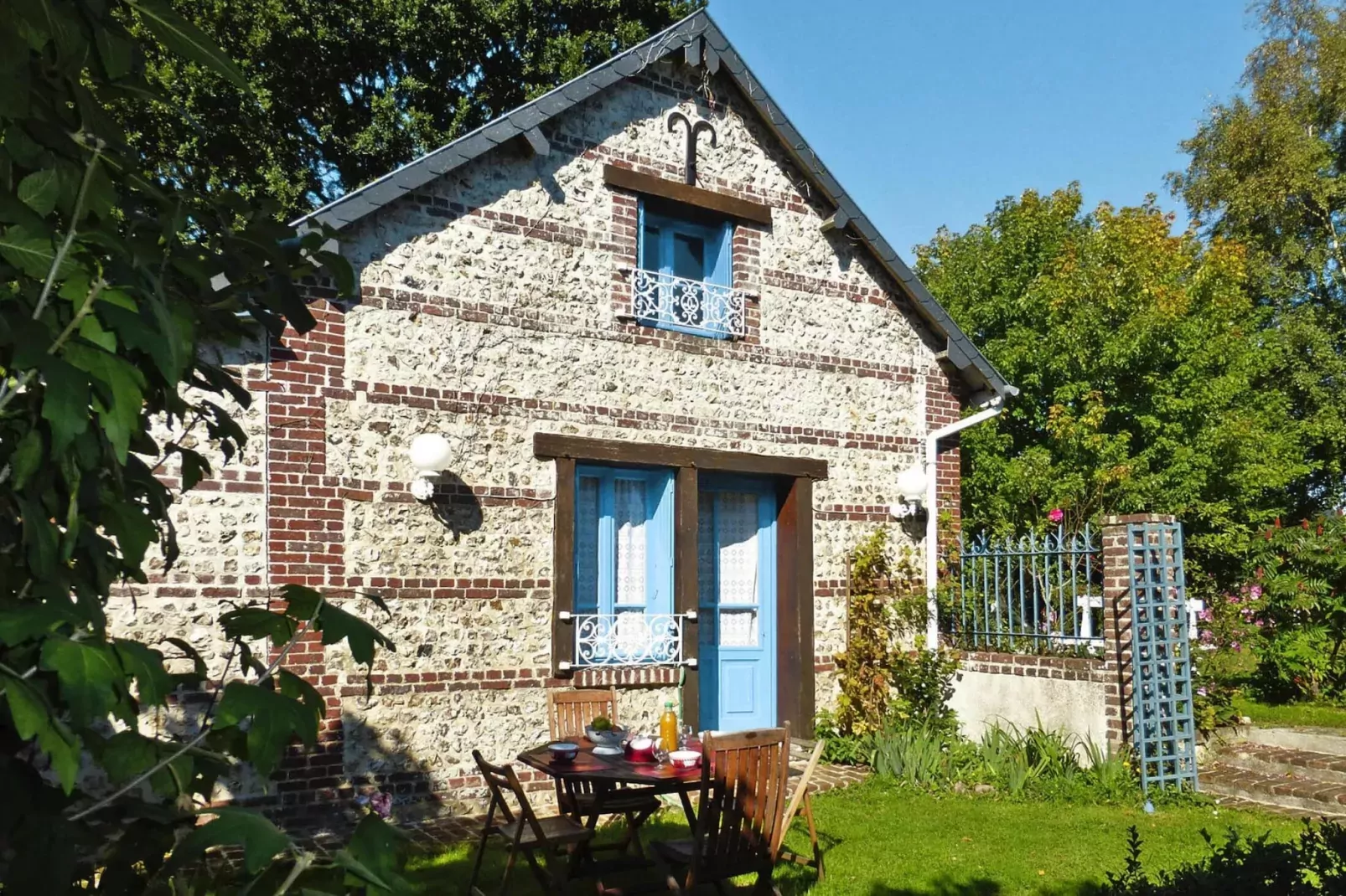 Holiday home La Poterie Cap d'Antifer-Buitenkant zomer