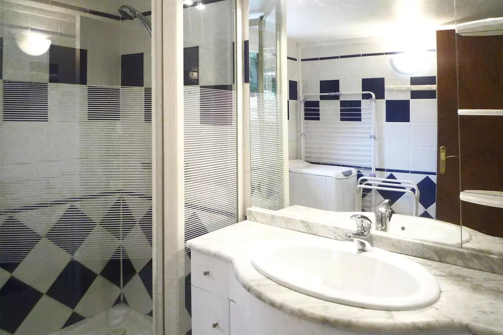Holiday home Denneville-Badkamer