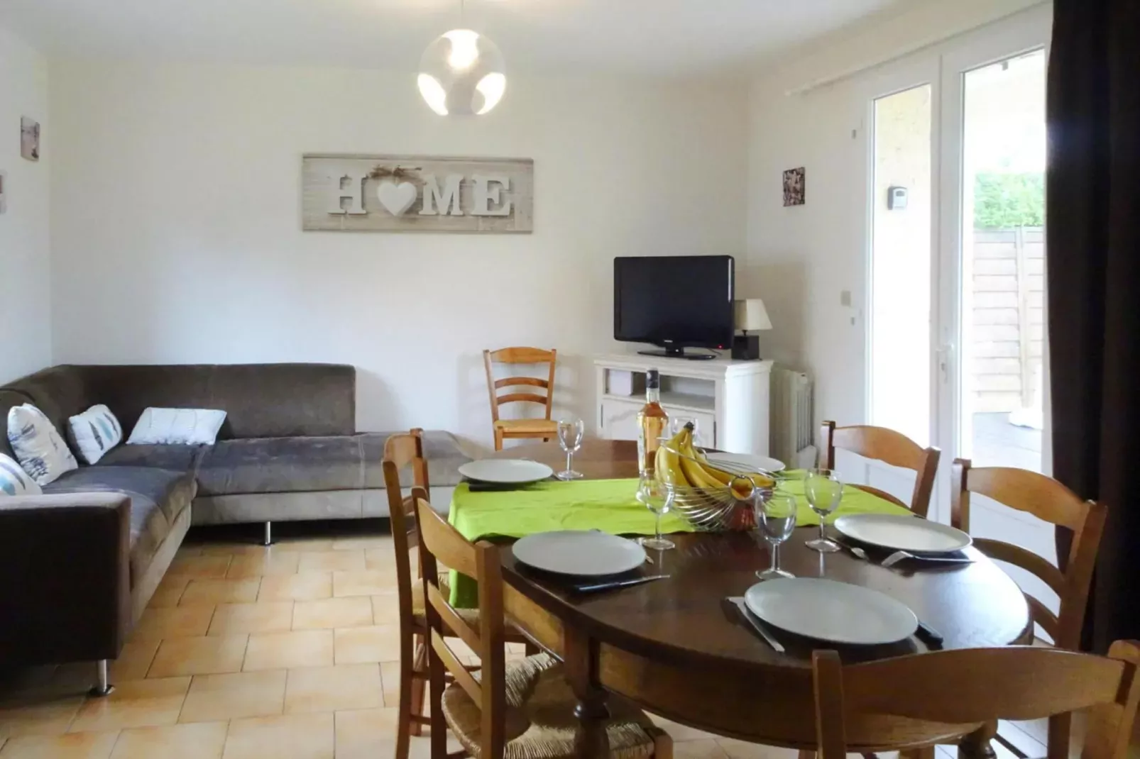 Holiday home Portbail-Eetkamer