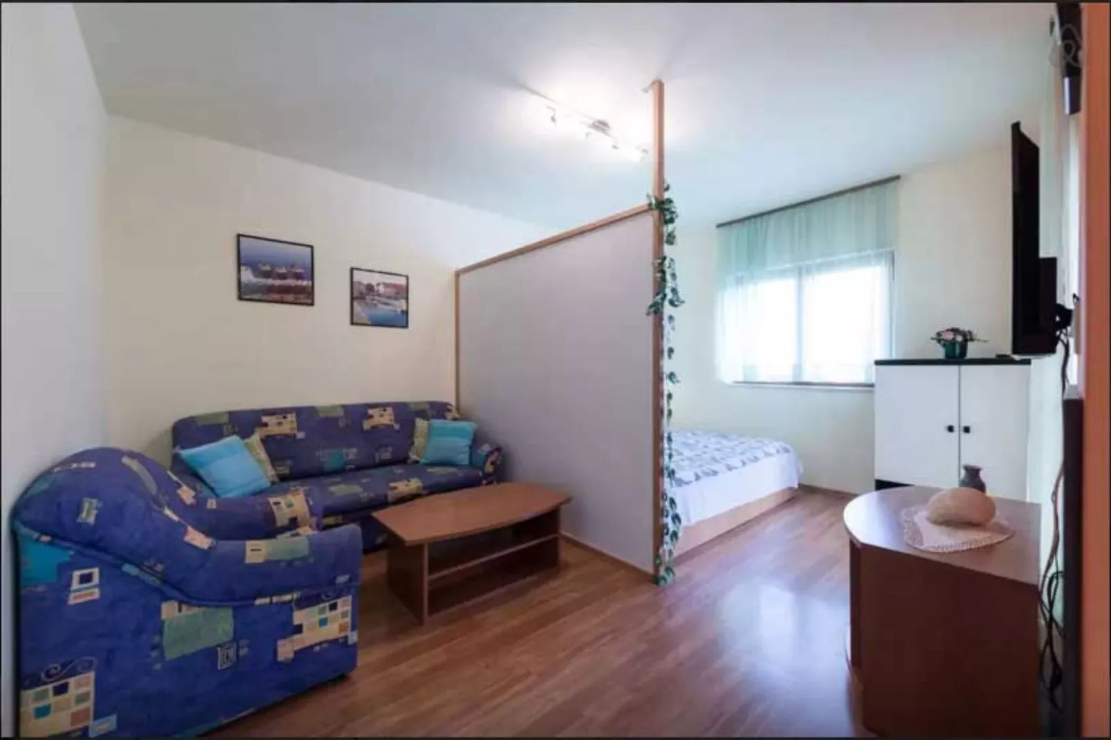 Villa Supetar Garden - Two Bedroom Apartment with Terrace-Woonkamer