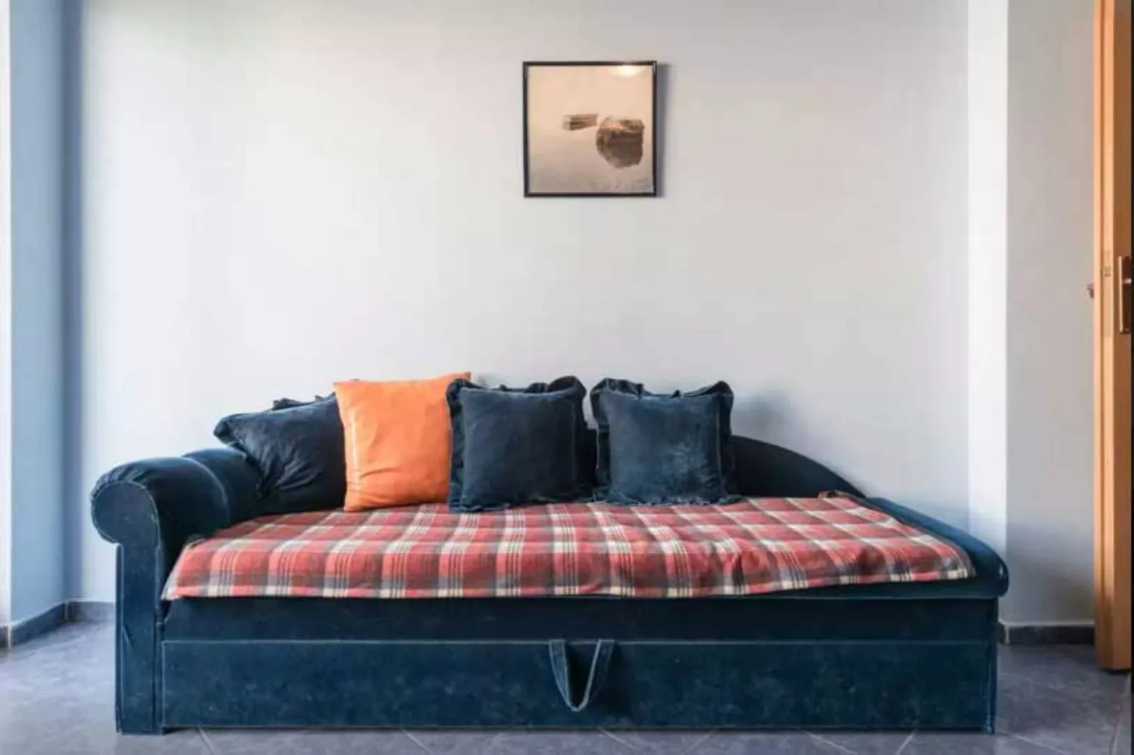 Villa Supetar Garden - Two Bedroom Apartment with Balcony-Woonkamer