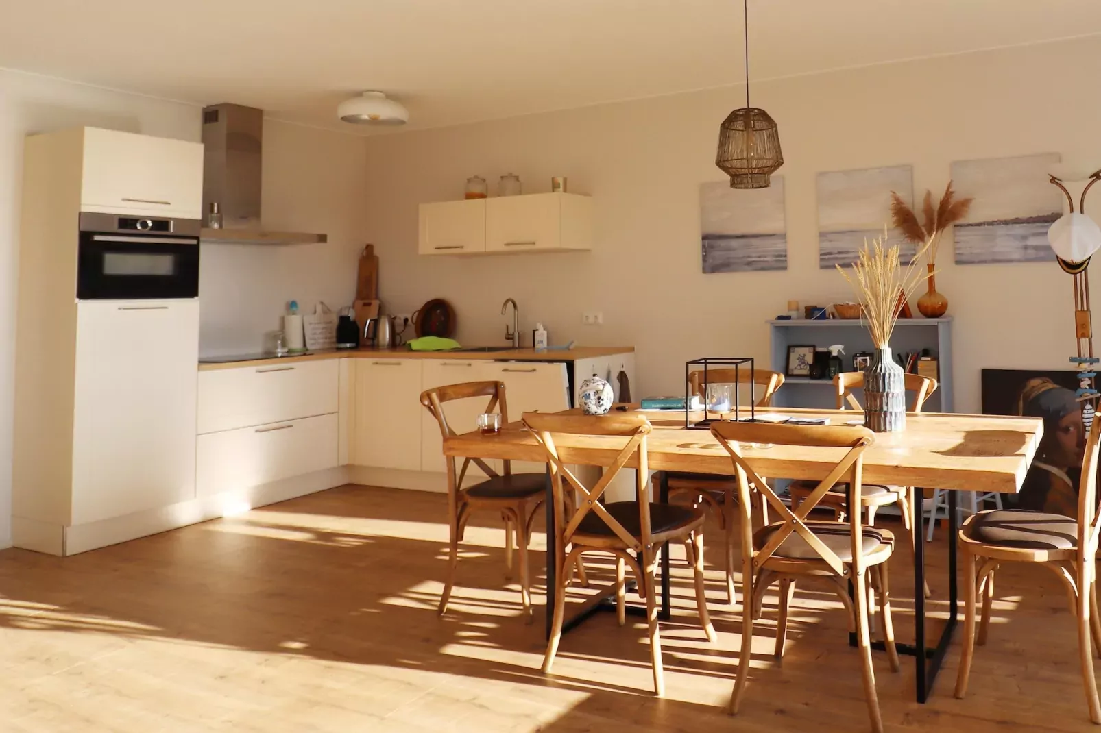 Appartement aan het meer in Heeg-Eetkamer