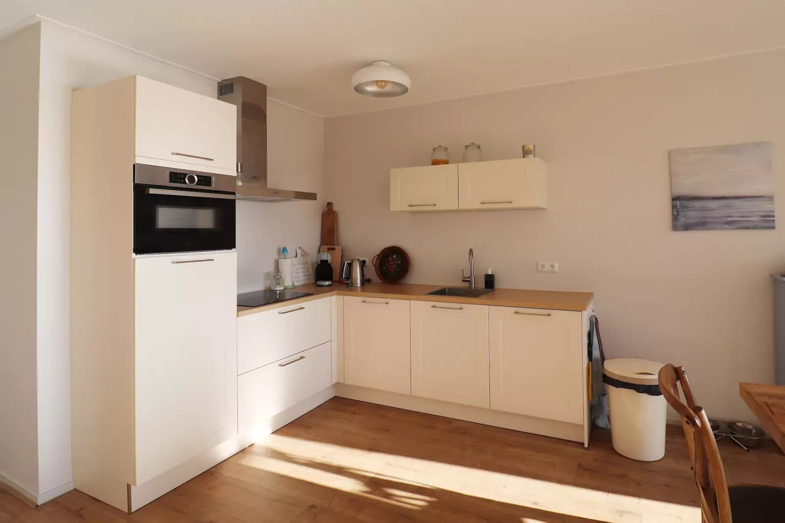 Appartement aan het meer in Heeg-Keuken