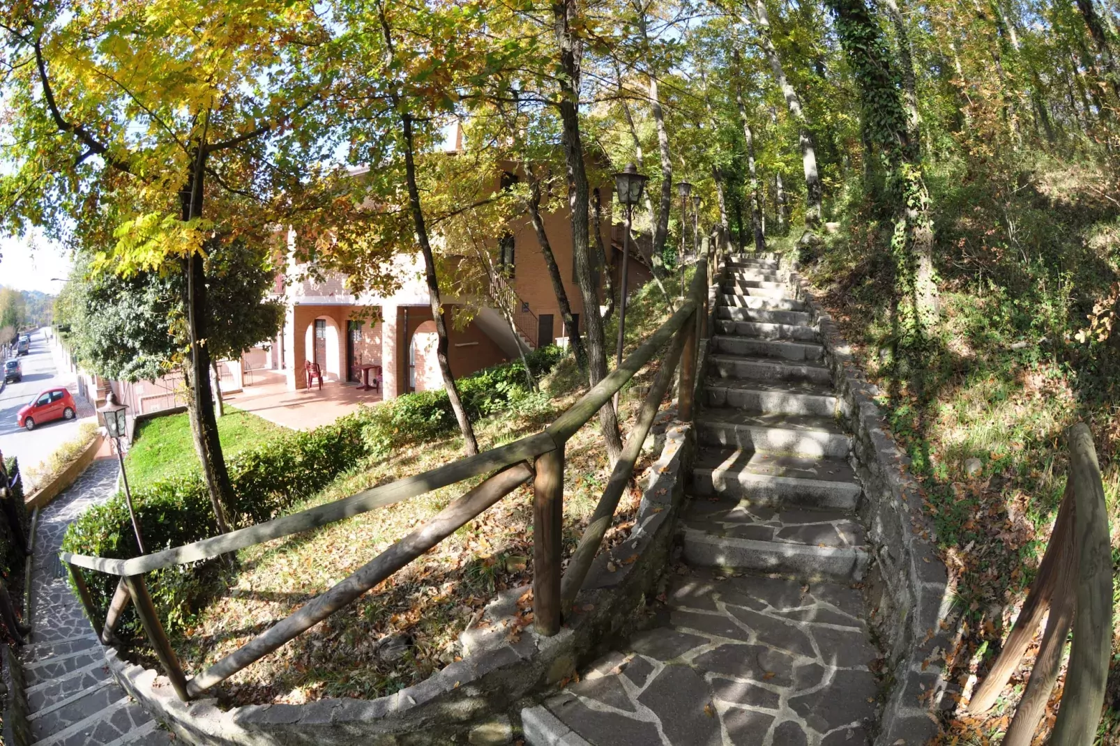 Assisi 4 pax-Buitenkant zomer