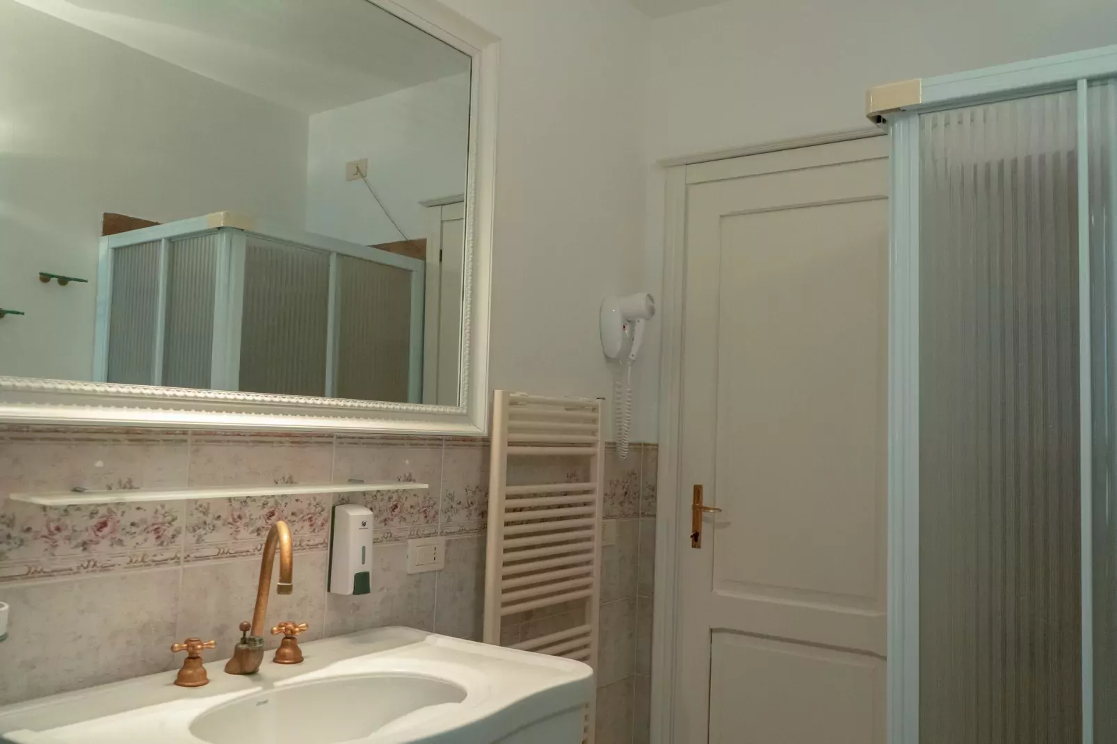 Assisi 4 pax-Badkamer