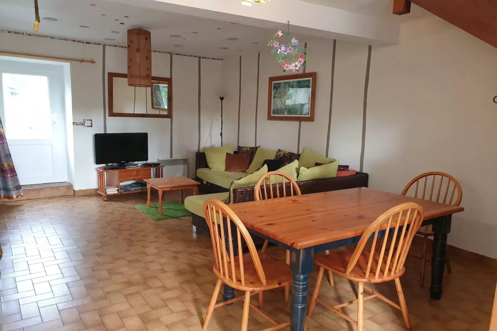 Semi-detached house St Sauveur-le-Vicomte--Eetkamer