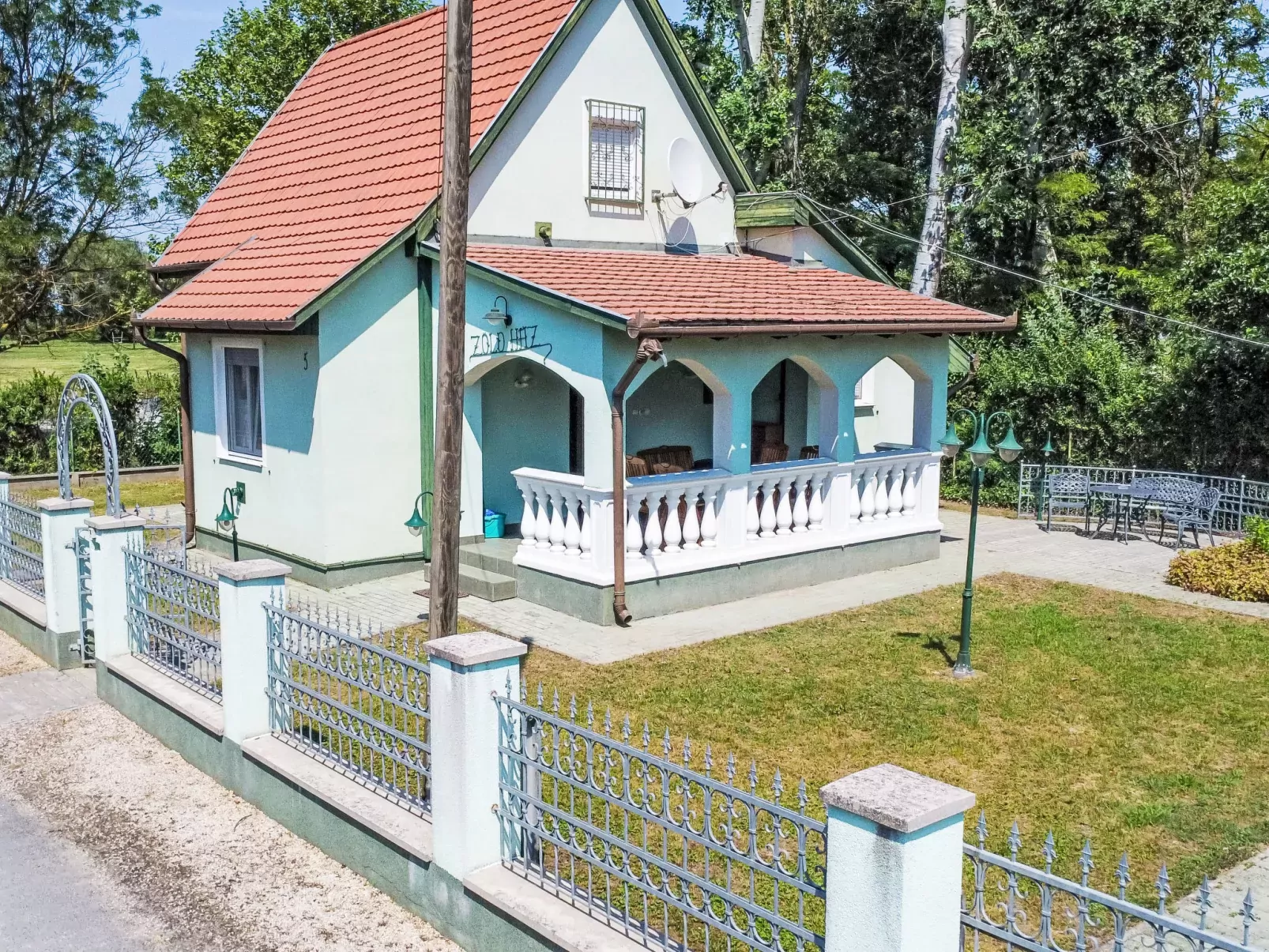 Green House-Buiten