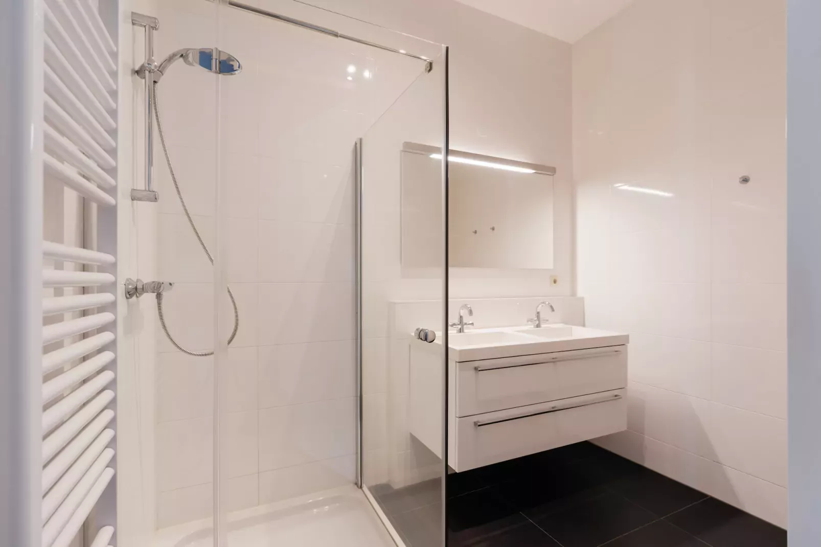 Scheveningen Harbour 6B-Badkamer