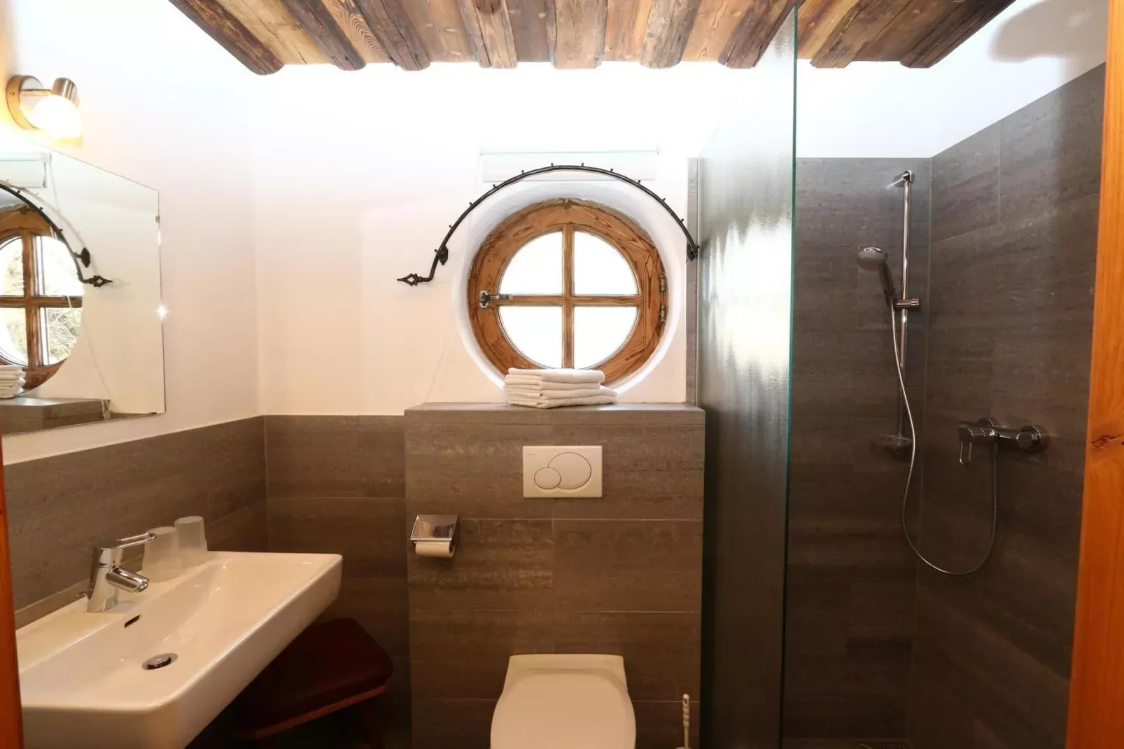 Lieslhütte-Badkamer