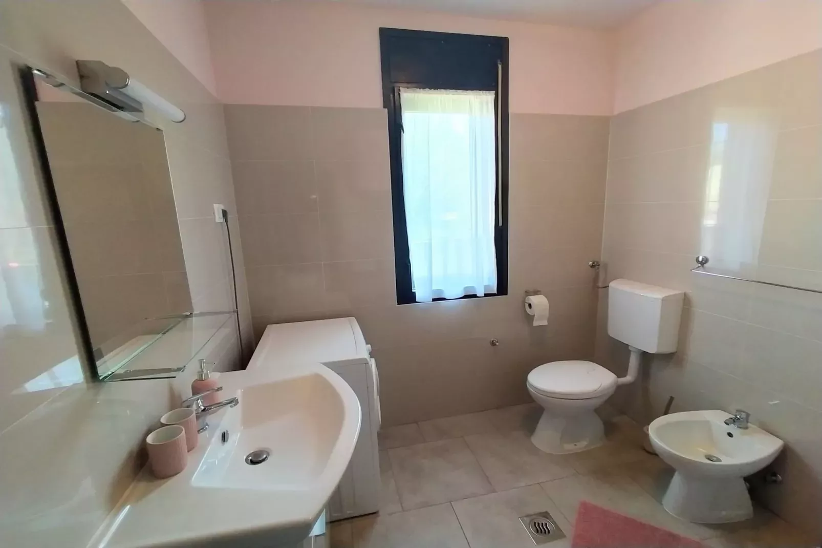 Holiday Home Sabina - Private Pool, BBQ Area-Badkamer