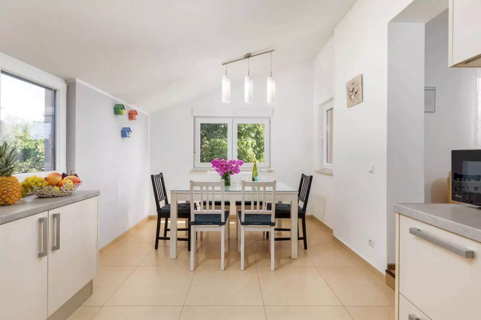Sabi Relax Zone Apartment - Private Pool & Jacuzzi-Eetkamer