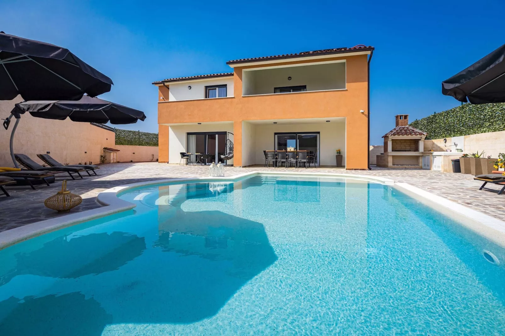 poolofhouse