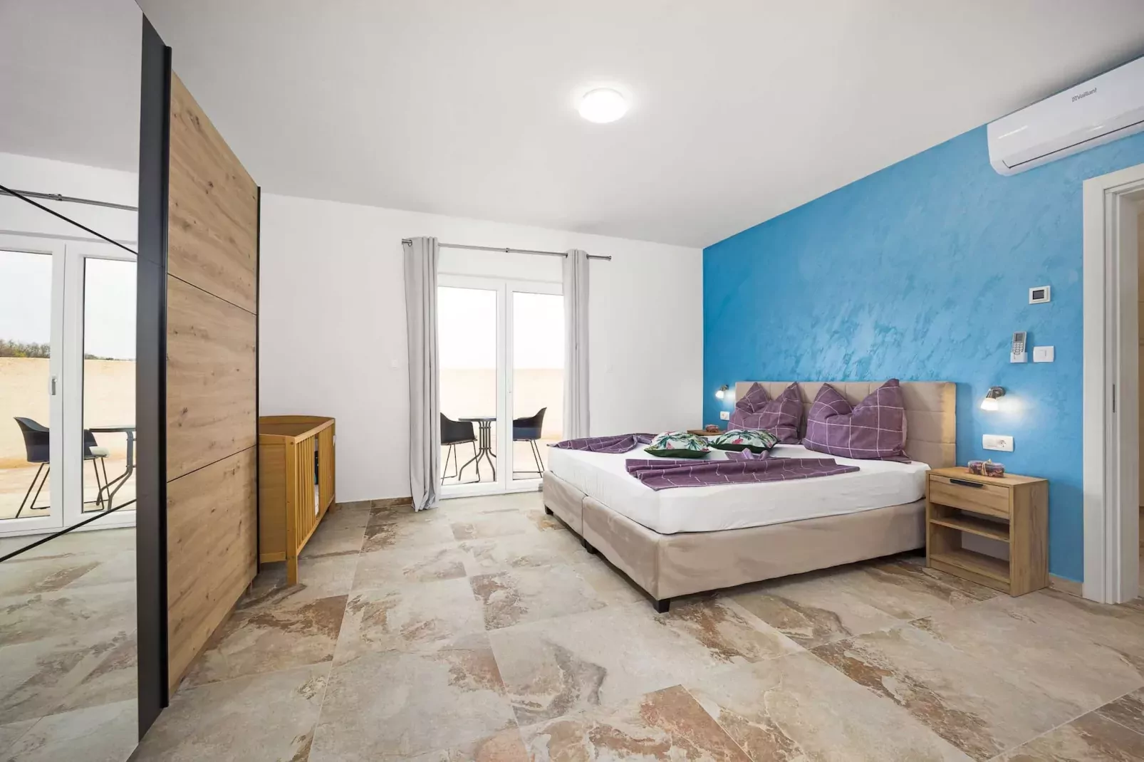 Villa Nur Amela with Pool, Jacuzzi, Darts-Slaapkamer