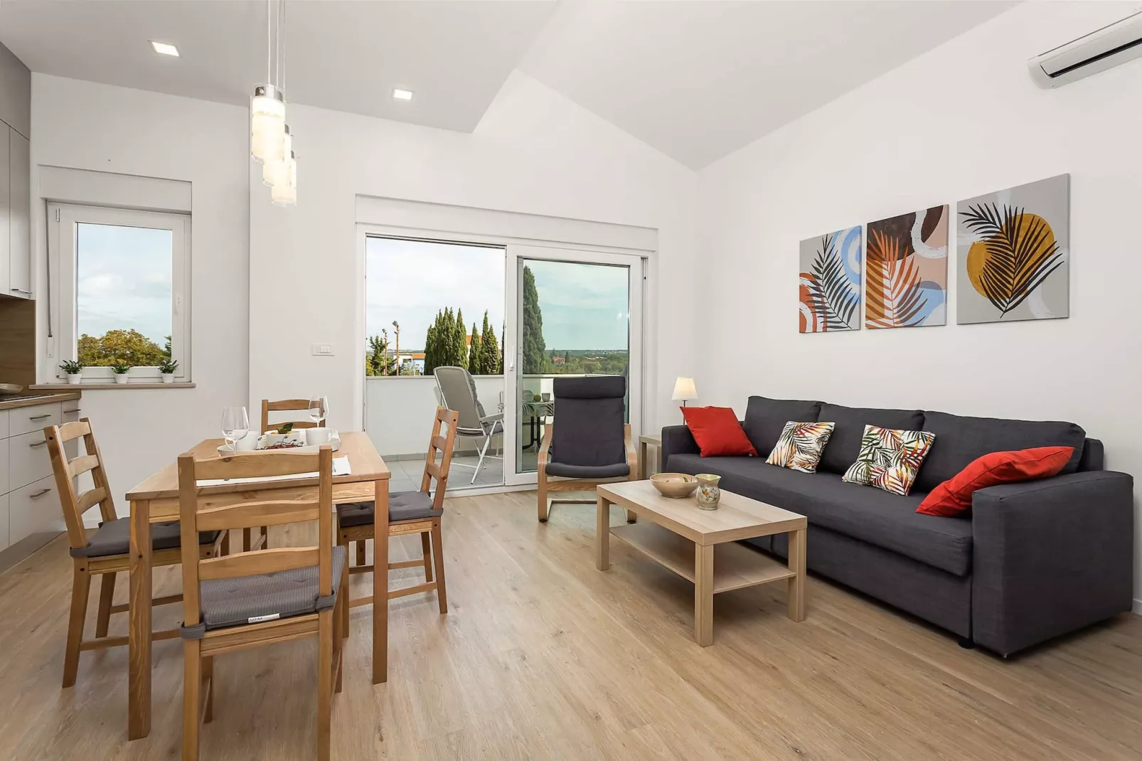Lana Luxe - One Bedroom Apartment with Balcony
