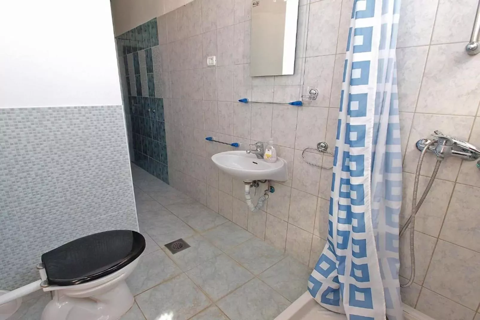 Gortan´s Cove A1 - Three Bedroom Apartment Mare-Badkamer