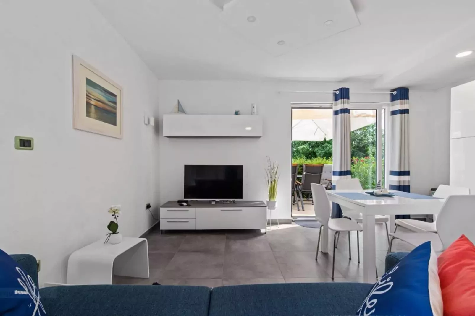 Villa Vintiana - Private Pool, Six Bedrooms-Woonkamer