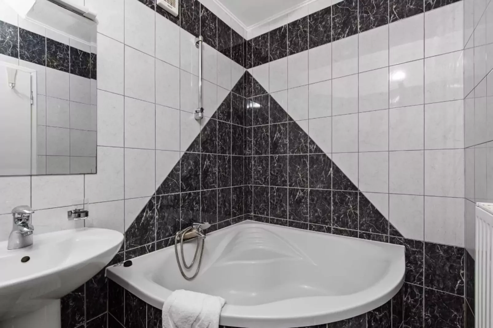 Villa Vintiana - Private Pool, Six Bedrooms-Badkamer
